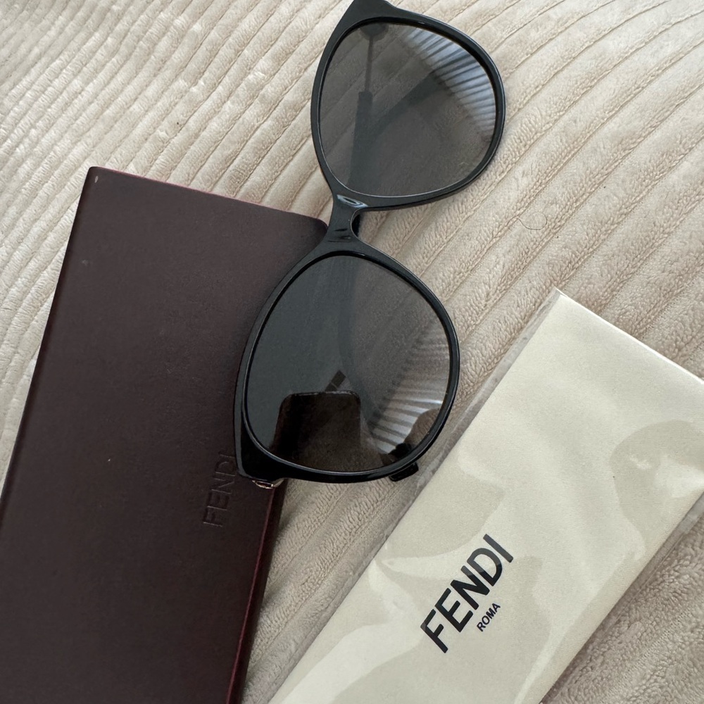 Fendi Black Women's Oversized Sunglasses with Branded Cloth